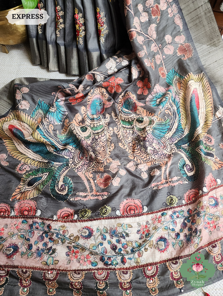 Zynah Army Green Jute Linen Saree With Kalamkari Pallu, Kantha & Sequins Highlight & Frenchknot Hand Embroidery; Custom Stitched/Ready-made Blouse, Fall, Petticoat; SKU: 0609202401