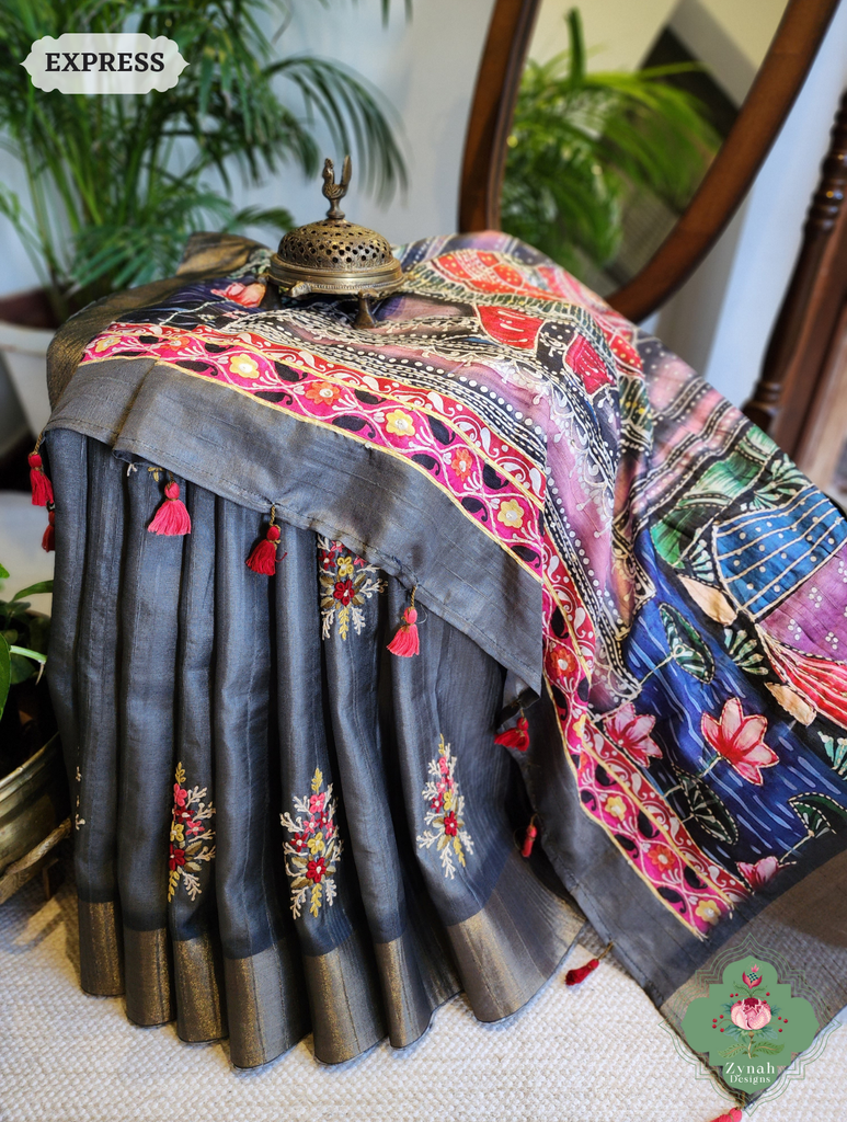 Zynah Army Green Jute Linen Saree With Pichwai Art Pallu, Kantha & Sequins Highlight & Frenchknot Hand Embroidery; Custom Stitched/Ready-made Blouse, Fall, Petticoat; SKU: 0609202402