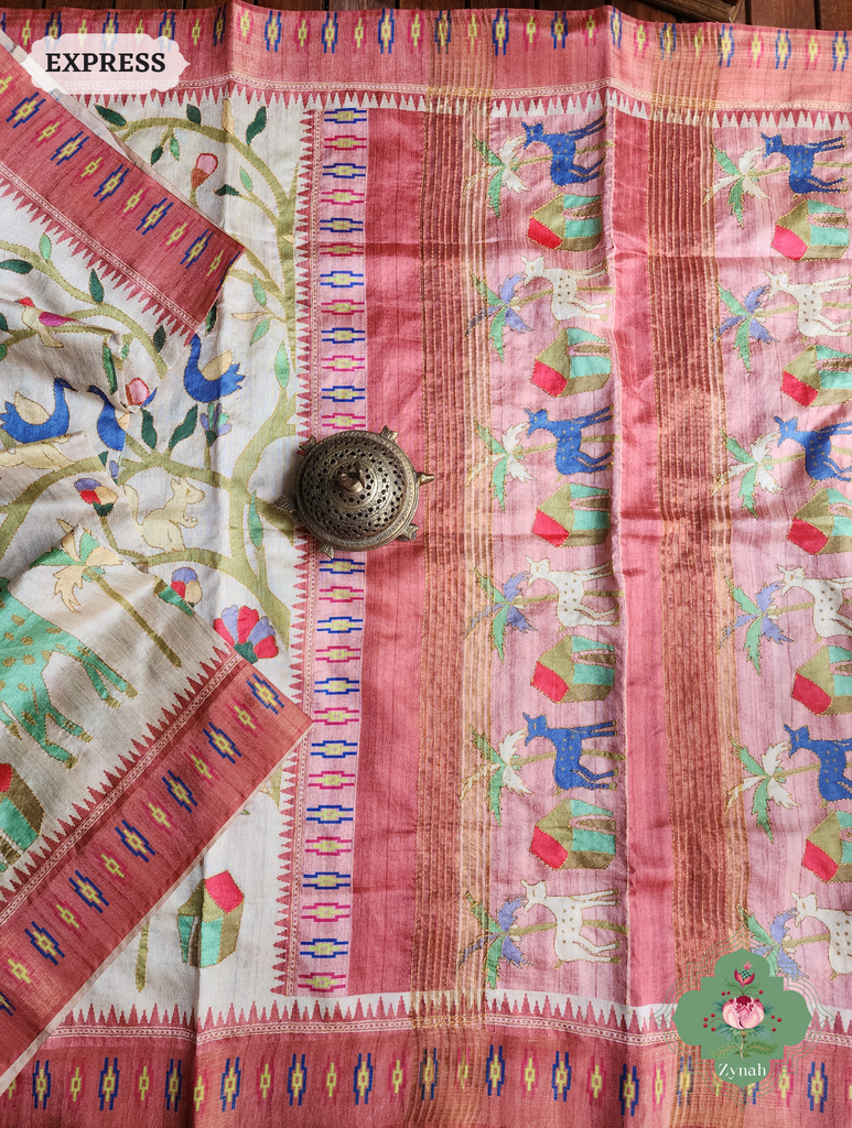 Beige & Coral Jute Linen Saree With Kantha Work & Flora & Fauna Motifs