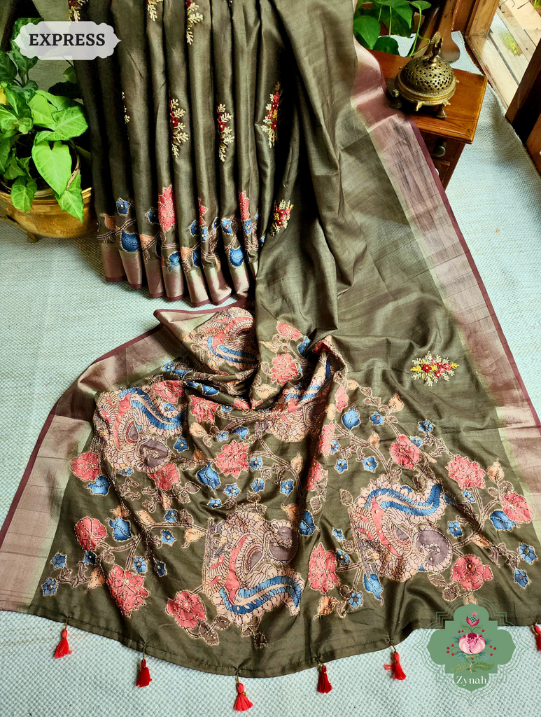 Henna Green Jute Linen Saree, Kalamkari Pallu With Kantha Work, All Over Frenchknot Embroidery Butis