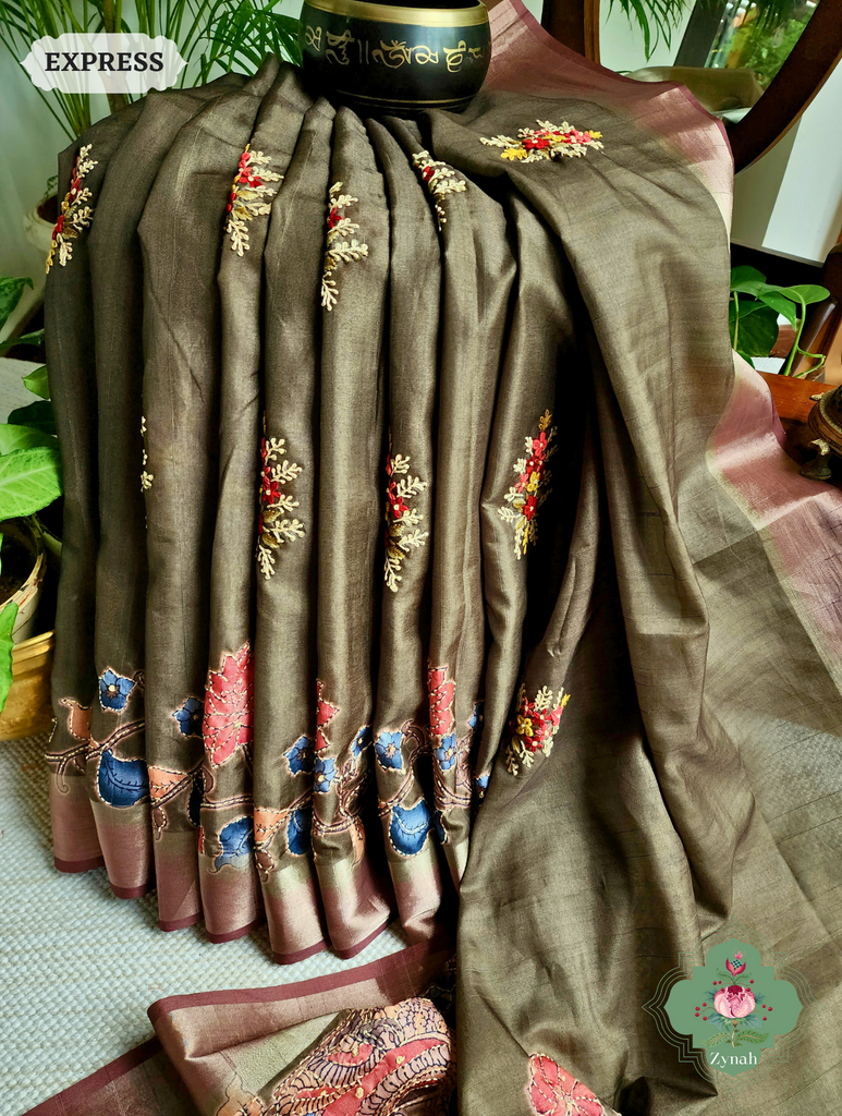 Henna Green Jute Linen Saree, Kalamkari Pallu With Kantha Work, All Over Frenchknot Embroidery Butis