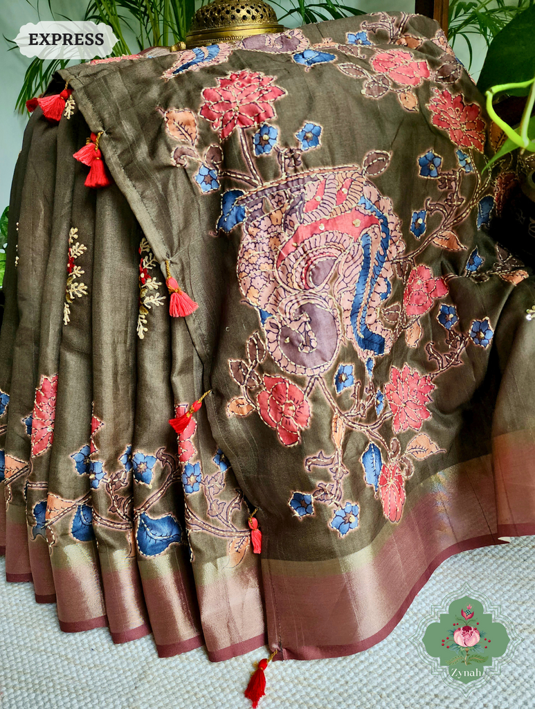 Henna Green Jute Linen Saree, Kalamkari Pallu With Kantha Work, All Over Frenchknot Embroidery Butis