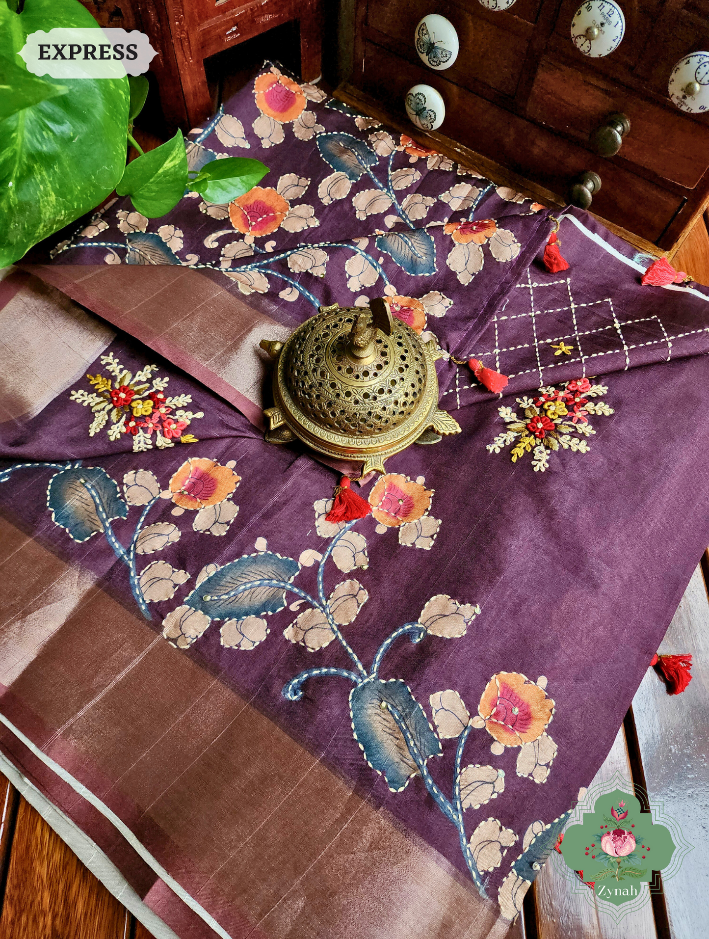 Maroonish Brown Jute Linen Saree, Kalamkari Pallu With Kantha Work, All Over Frenchknot Embroidery Butis