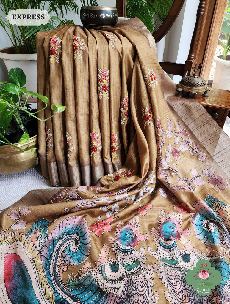 Zynah Mustard Yellow Jute Linen Saree With Kalamkari Pallu, Kantha & Sequins Highlight & Frenchknot Hand Embroidery; Custom Stitched/Ready-made Blouse, Fall, Petticoat; SKU: 0609202405