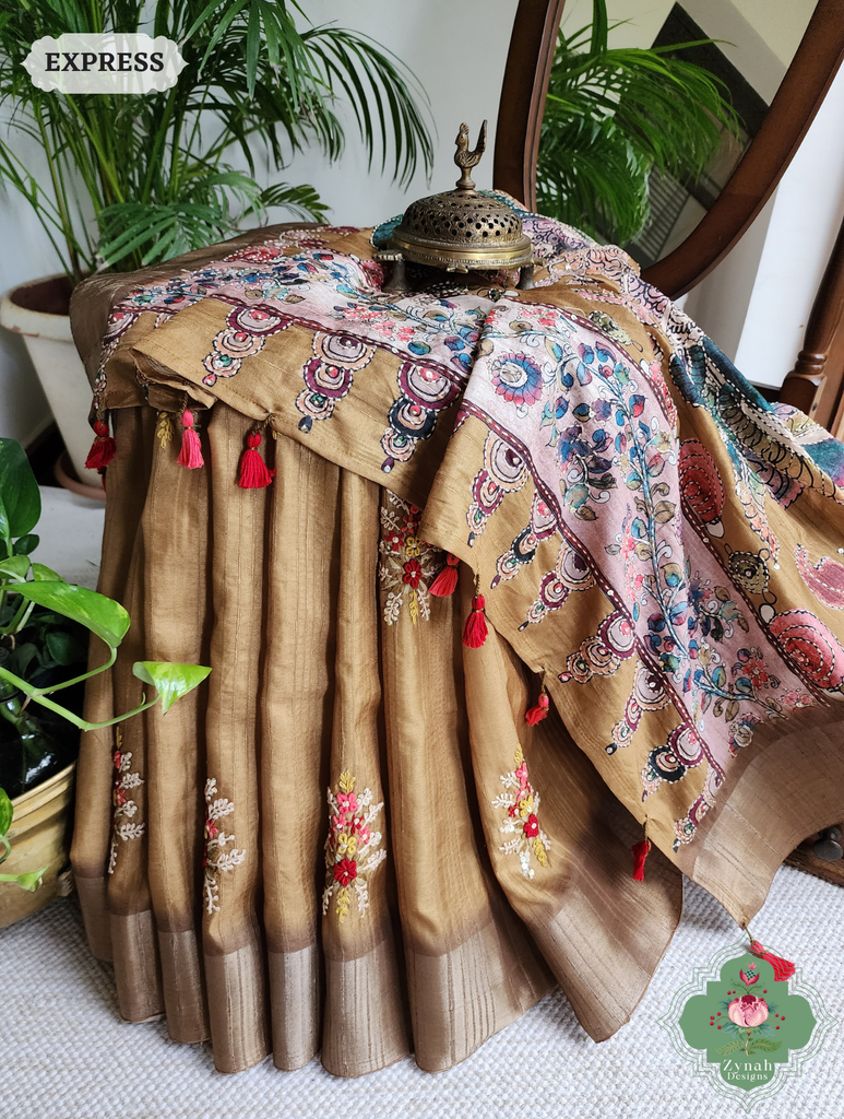 Zynah Mustard Yellow Jute Linen Saree With Kalamkari Pallu, Kantha & Sequins Highlight & Frenchknot Hand Embroidery; Custom Stitched/Ready-made Blouse, Fall, Petticoat; SKU: 0609202405