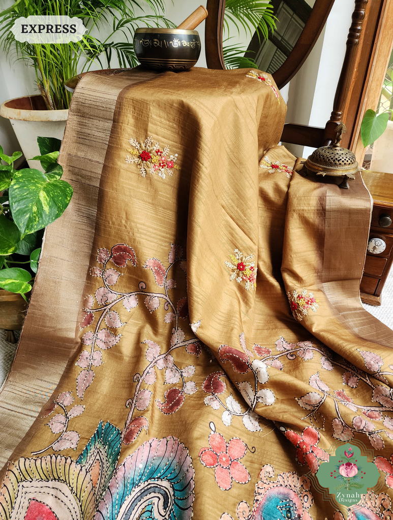Zynah Mustard Yellow Jute Linen Saree With Kalamkari Pallu, Kantha & Sequins Highlight & Frenchknot Hand Embroidery; Custom Stitched/Ready-made Blouse, Fall, Petticoat; SKU: 0609202405