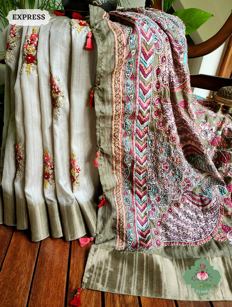 Off White / Henna Green Jute Linen Saree, Kalamkari Pallu With Kantha Work, All Over Frenchknot Embroidery Butis