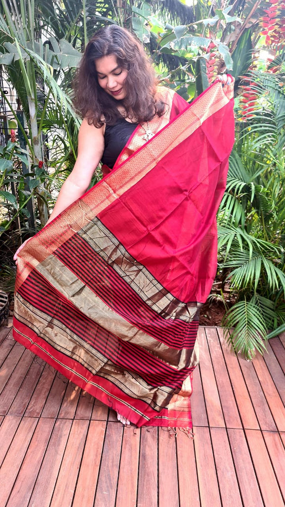 Zynah Pure Handloom Maheshwari Silk Cotton Saree with Contrast Blouse-piece; Custom Stitched/Ready-made Blouse, Fall, Petticoat; Shipping available USA, Worldwide