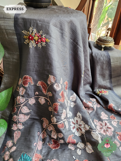Zynah Army Green Jute Linen Saree With Kalamkari Pallu, Kantha & Sequins Highlight & Frenchknot Hand Embroidery; Custom Stitched/Ready-made Blouse, Fall, Petticoat; SKU: 0609202401