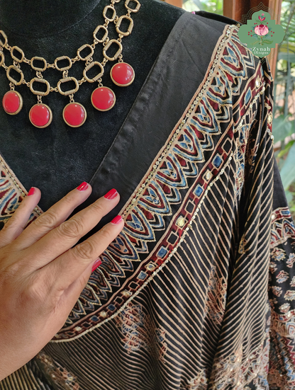 Zynah Sunehri Viraasat – Beige & Black Ajrakh Modal Silk Saree with Hand Embellishments