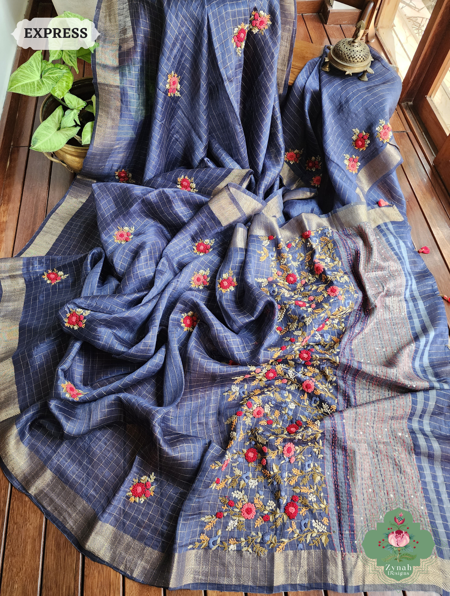 Blue Linen Silk Saree With Frenchknot Hand Embroidery 3