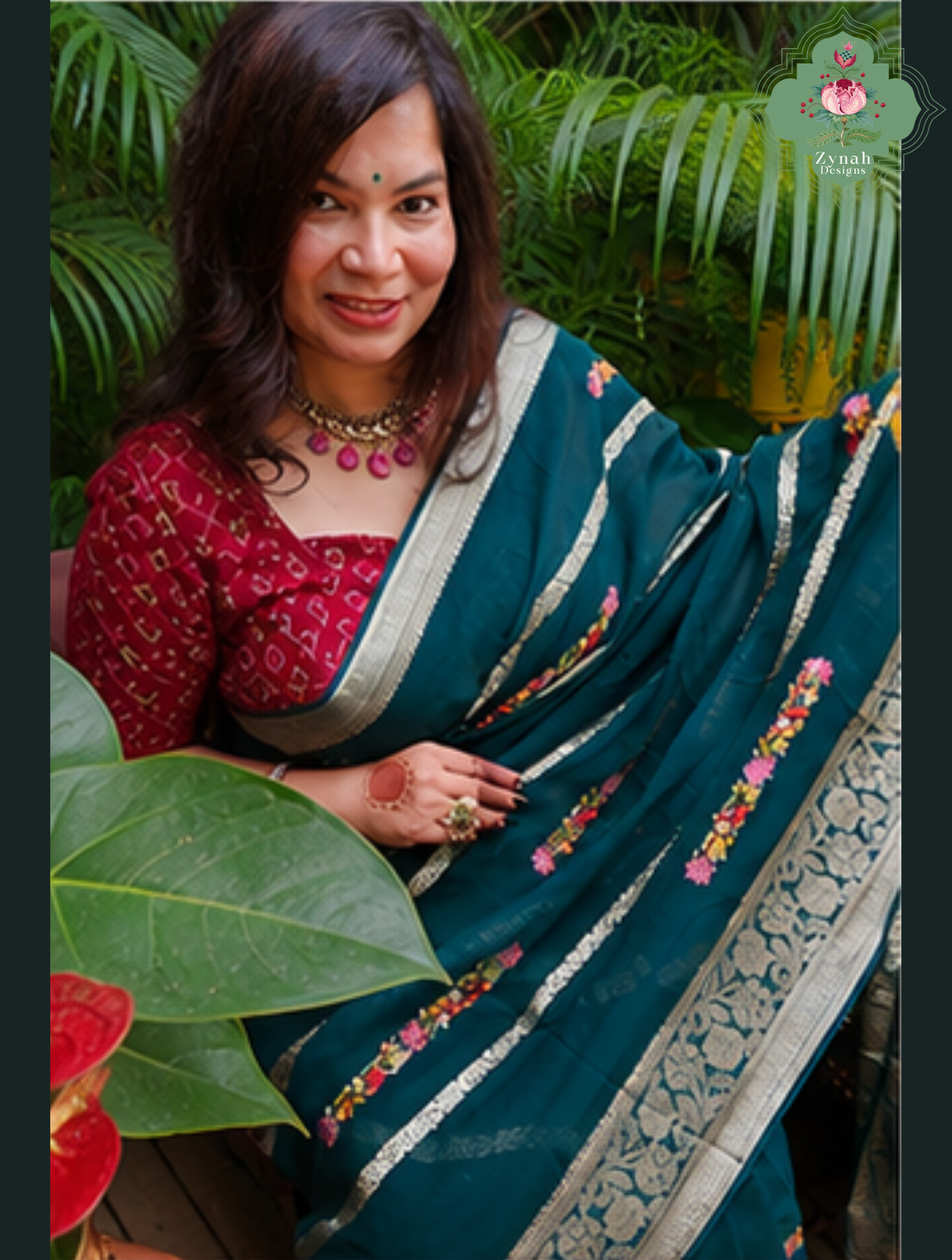 Zynah Émeraude Rêverie – Bottle Green Organza Crepe Silk Saree with Gold Zari Borders, Stripes & French Knot Hand Embroidery