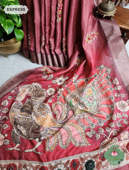 Zynah Coral Red Jute Linen Saree With Kalamkari Pallu, Kantha & Sequins Highlight & Frenchknot Hand Embroidery; Custom Stitched/Ready-made Blouse, Fall, Petticoat; SKU: 0609202404
