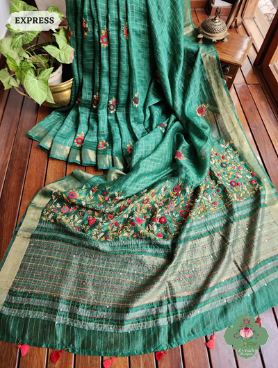 Green Linen Silk Saree With Frenchknot Hand Embroidery1