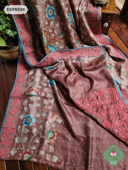 Zynah Mocha Hand-Painted Tussar Silk Kalamkari Saree With Kutch Hand Embroidery; Custom Stitched/Ready-made Blouse, Fall, Petticoat; SKU: 2805202504