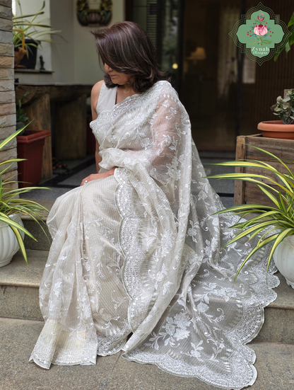 Zynah Nooré – Pure Organza Silk Saree with Golden Zari Stripes & Self Thread Floral Embroidery