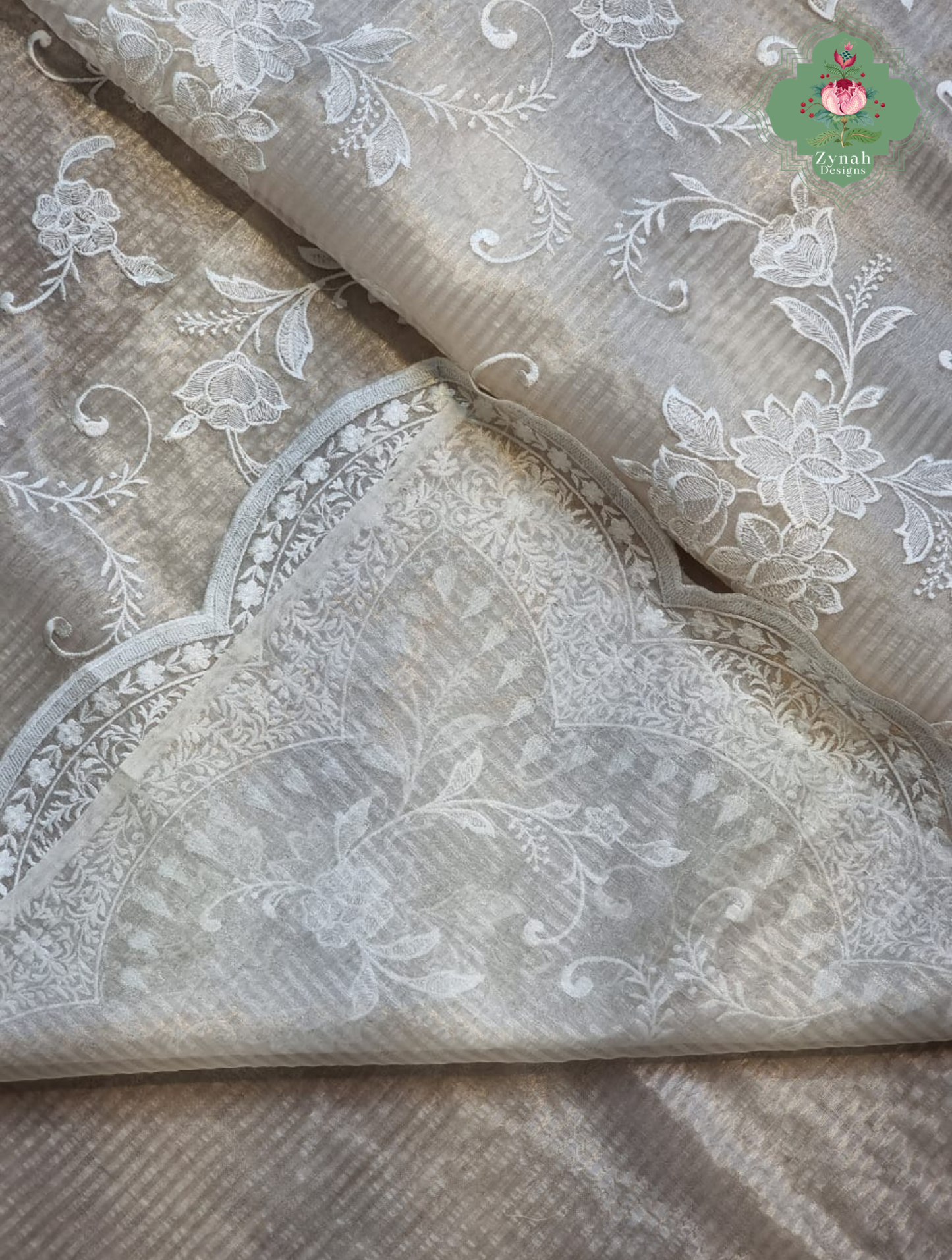 Zynah Nooré – Pure Organza Silk Saree with Golden Zari Stripes & Self Thread Floral Embroidery