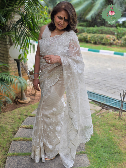 Zynah Nooré – Pure Organza Silk Saree with Golden Zari Stripes & Self Thread Floral Embroidery