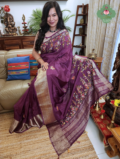 Zynah Aubergine Éclat – Purple Aubergine Satin Silk Saree with French Knot Hand Embroidery & Fine Gold Zari Lines
