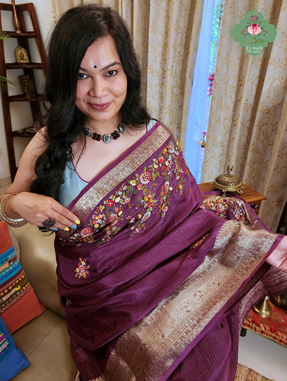 Zynah Aubergine Éclat – Purple Aubergine Satin Silk Saree with French Knot Hand Embroidery & Fine Gold Zari Lines