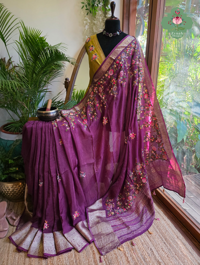 Zynah Aubergine Éclat – Purple Aubergine Satin Silk Saree with French Knot Hand Embroidery & Fine Gold Zari Lines