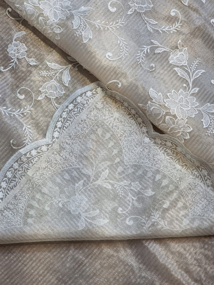 Zynah Nooré – Pure Organza Silk Saree with Golden Zari Stripes & Self Thread Floral Embroidery